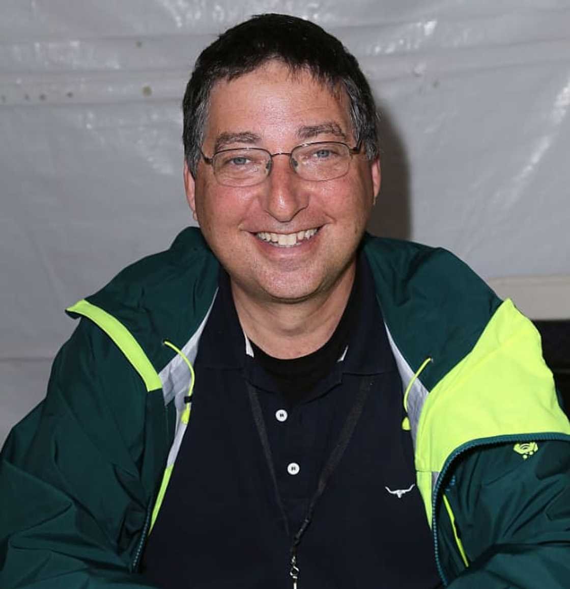 lee goldberg salary