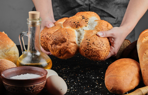 French Bread Flour: Types, Uses, Substitutions, and Baking Tips